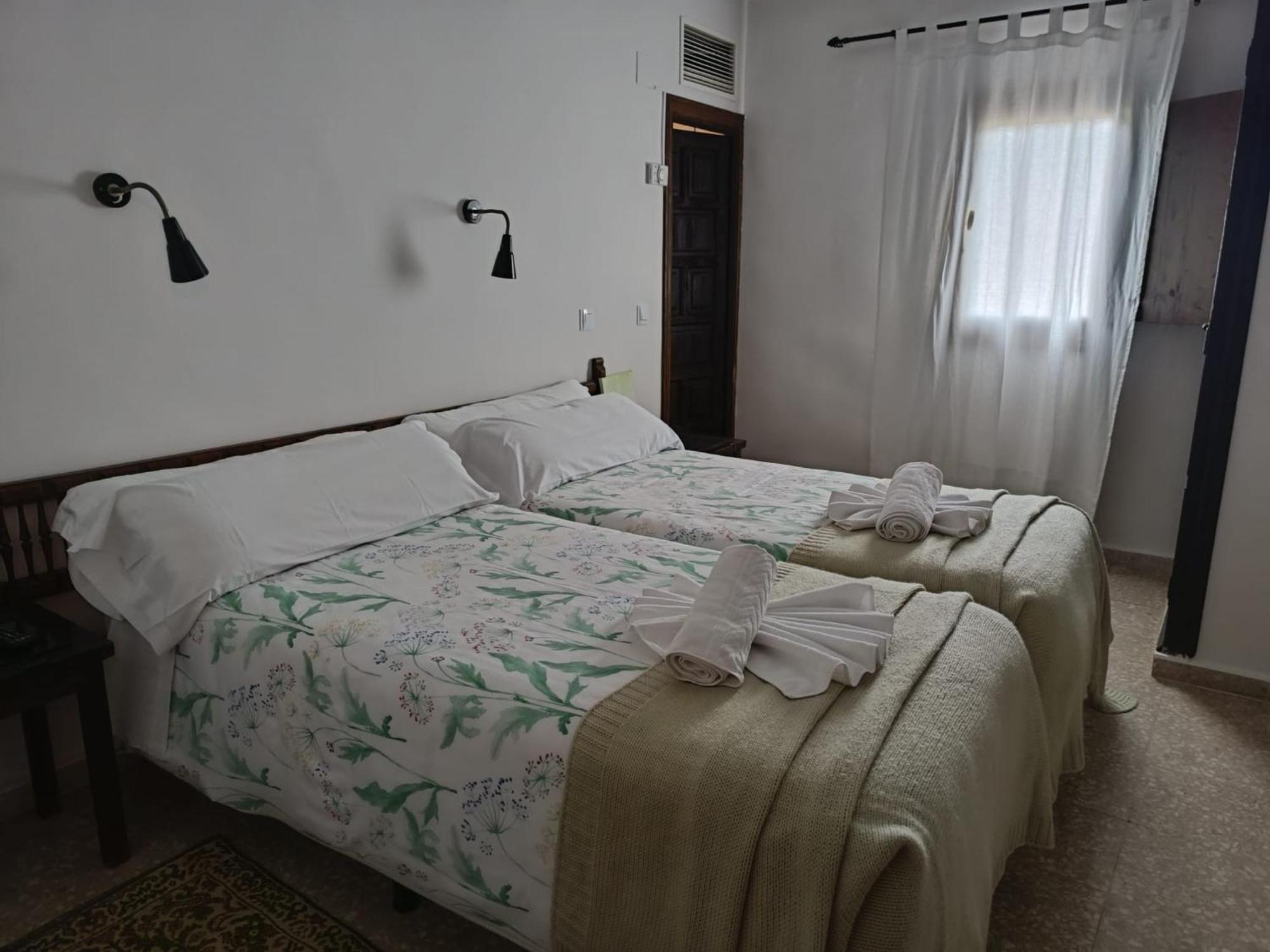 Hotel Rural Don Burguillo El Tiemblo Exterior photo