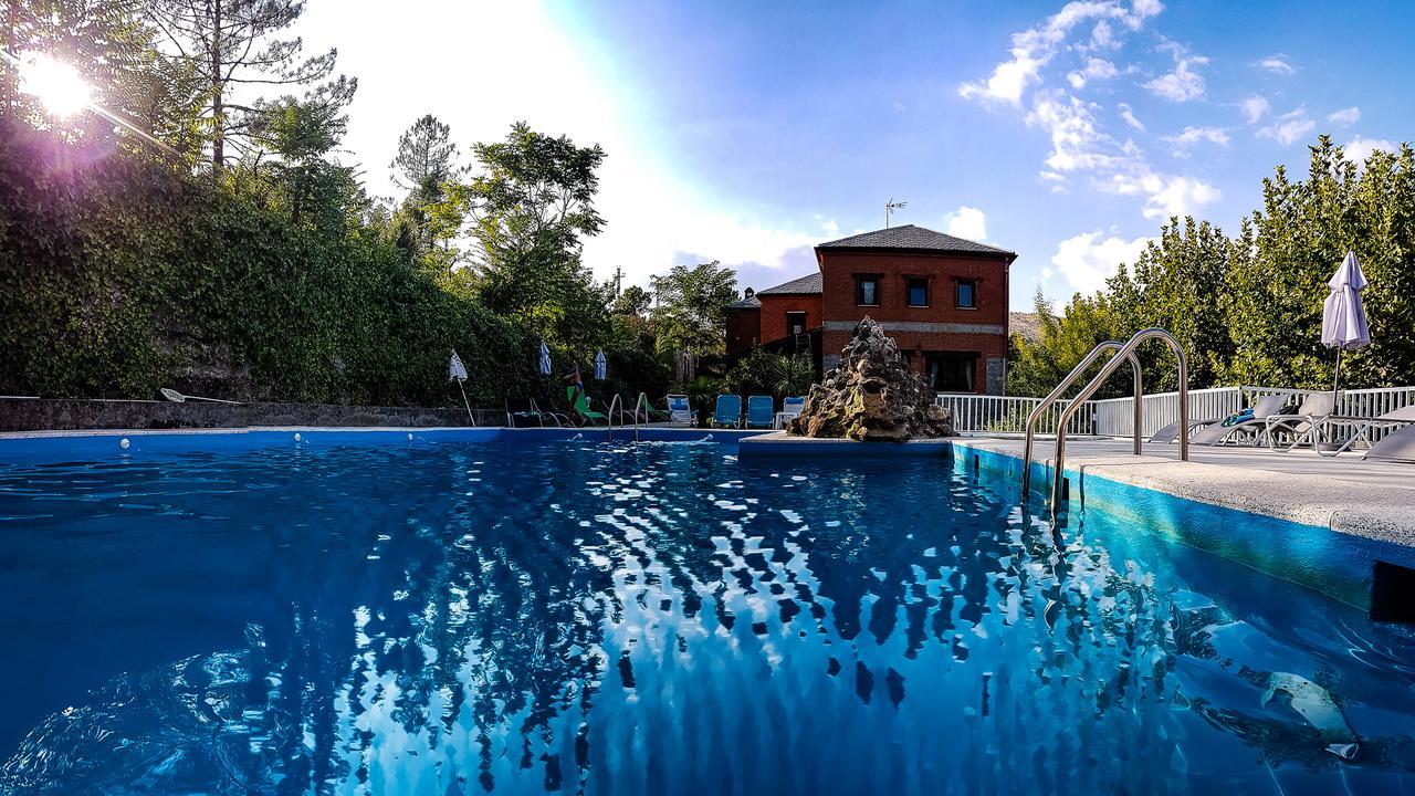 Hotel Rural Don Burguillo El Tiemblo Exterior photo
